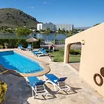 Villa Iris